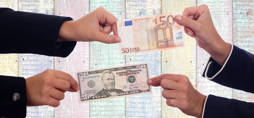 Se întărește dolarul. Cum se poate schimba jocul pe piețele financiare. Ce trebuie să știi