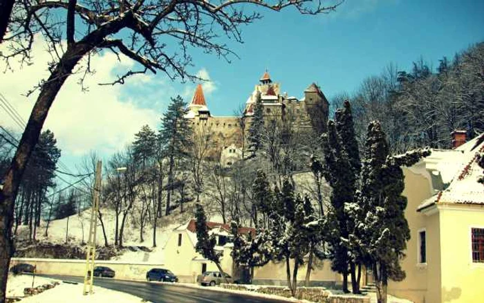 Drumul Braşov-Piteşti este de o mare importanţă turistică, fiind tranzitat de peste 15.000 de autoturisme în fiecare weekend FOTO: Adevărul