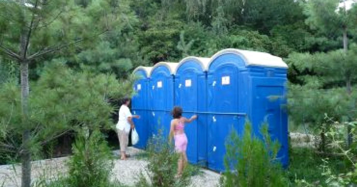 Piteşti: Toaletele ecologice te lasă la greu