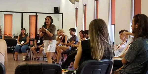 mara perta profesor debate 5