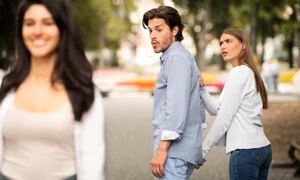 De ce barbatii insurati cred ca alte femeile maritate sunt mai atractive  Sursa foto shutterstock 1746423464 jpg