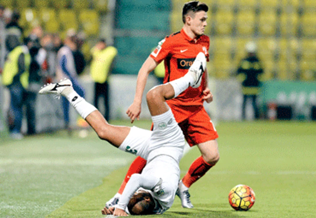 
    Dinamoviştii speră să-i „pună în cap” pe adversari şi să se califice în finala Cupei LigiiFoto: Sportpictures.eu  