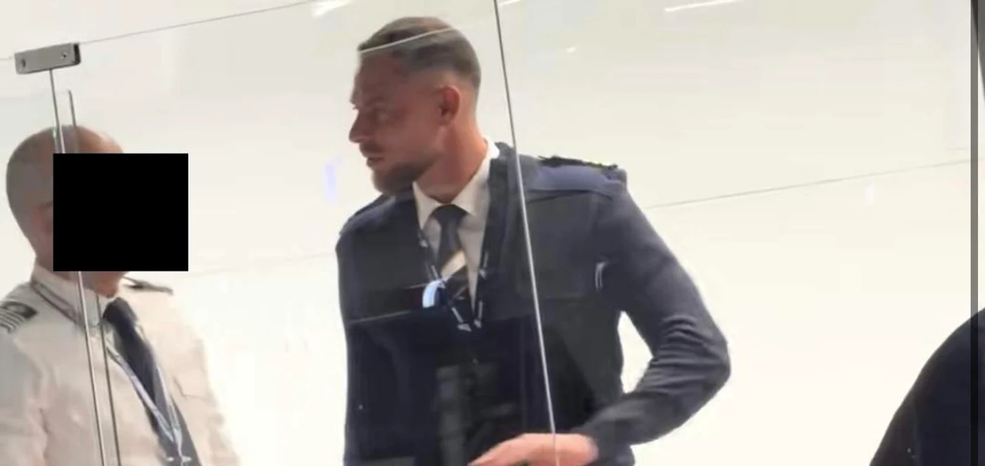 Eduard Vlădescu, surprins la aeroport 
