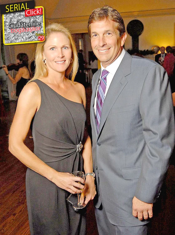 John Goodman, de 48 de ani, a înfiat-o în regim de urgenţă pe amanta lui, Heather Laruso Hutchins, de 42 de ani