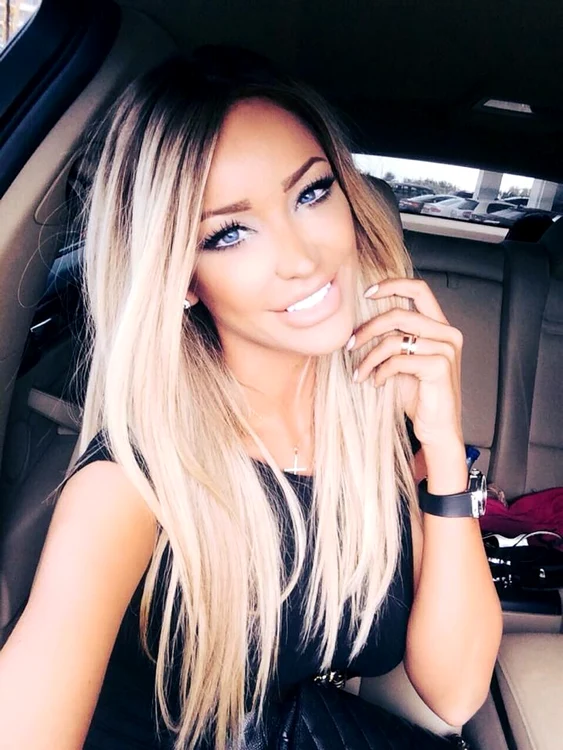 
    Bianca Drăguşanu poartă din nou verigheta şi inelul de logodnă de la VictorFoto: Facebook  