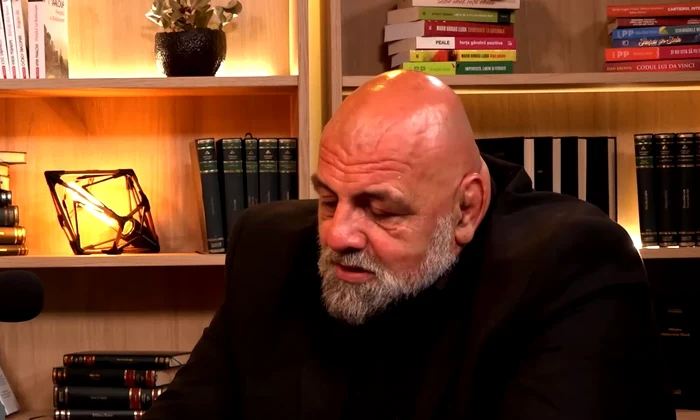 Tudor Constin Altceva cu Adrian Artene png