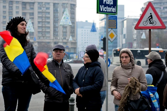 Facebook ne arată, încă o dată, că uneori i se flutură de simboluri. FOTO Răzvan Băltăreţu/Adevărul