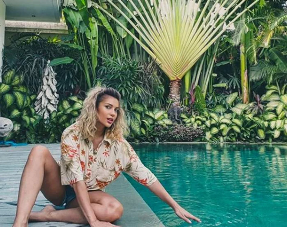 
    Lora și iubitul său, Ionuț Ghenu sunt blocați în Bali de la începutul lunii martie Foto Arhivă personală   