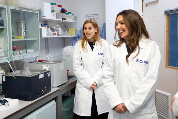 Prințesa Beatrice a îmbrăcat halatul de medic, profimedia 1051644465 jpg