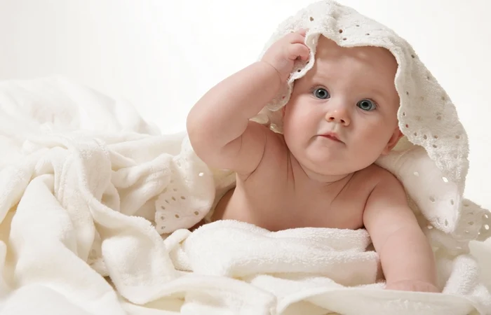 Bebeluşii trebuie să aibă pătuţul lor încă de mici