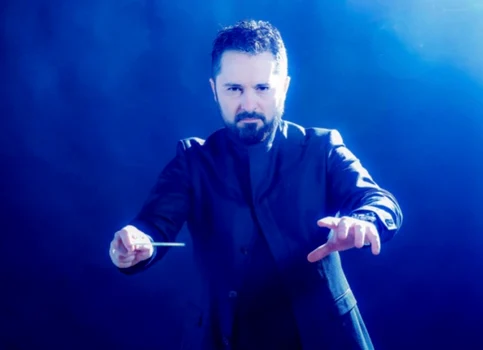 Pe 20 decembrie 2025, de la ora 19.00, Sala Palatului găzduiește concertul-fenomen „Crăciunul Dirijorului” cu Daniel Jinga foto: arhiva personală