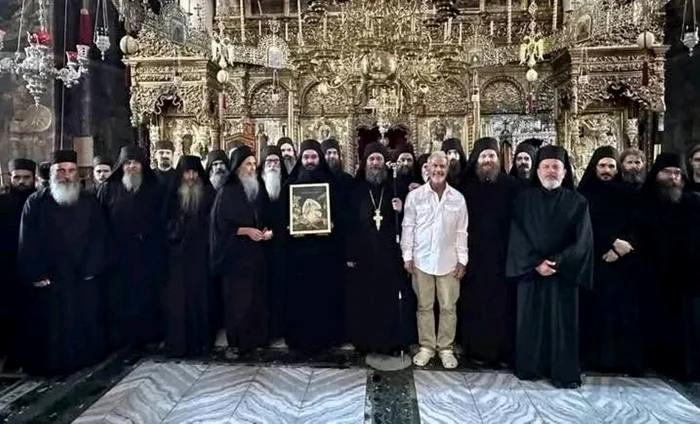 Mel Gibson, printre călugării de la Muntele Athos. FOTO: Facebook/Mel Gibson