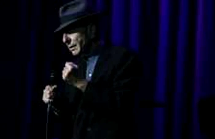 Cohen a susţinut aseară un concert impresionant în Piaţa Constituţiei din Bucureşti