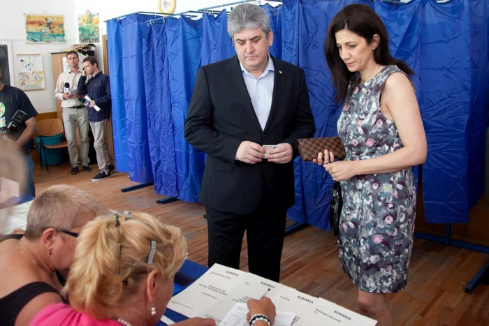 Soţia lui Gabriel Oprea. Vicepremierul, alături de Sanda Oprea. FOTO Mediafax