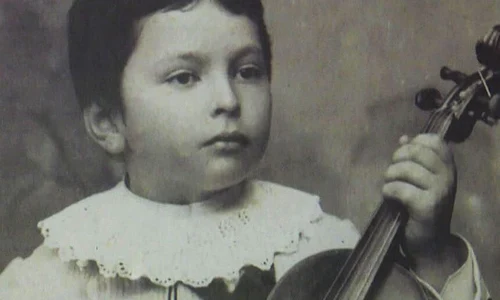 Când a avut loc prima apariție în public a lui George Enescu? jpeg