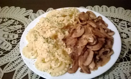 paste creste cu ciuperci in sos cremos de smantana jpeg