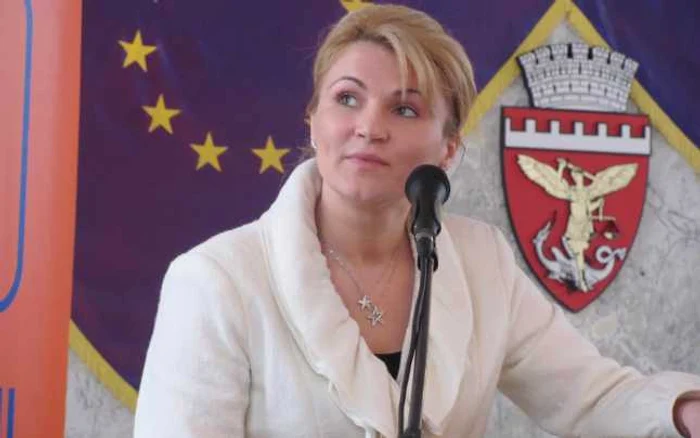 Andreea Paul îl acuză pe Victor Ponta că minte pensionarii