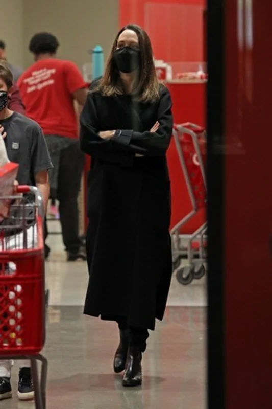 1 angelina jolie 44 de kilograme 10 jpg jpeg