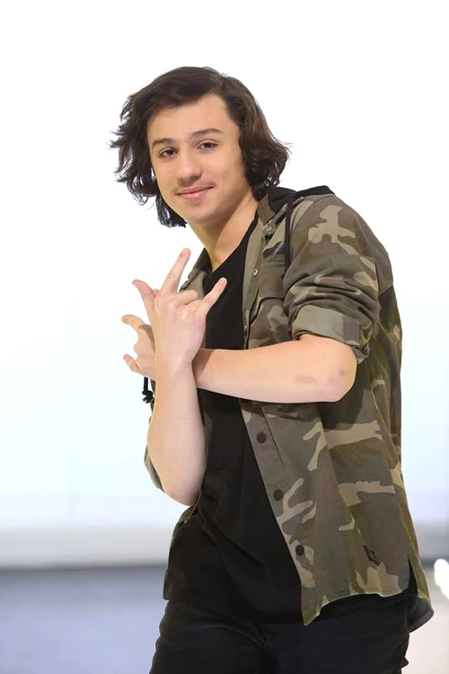 Cristian Moldovan cântă în biserică