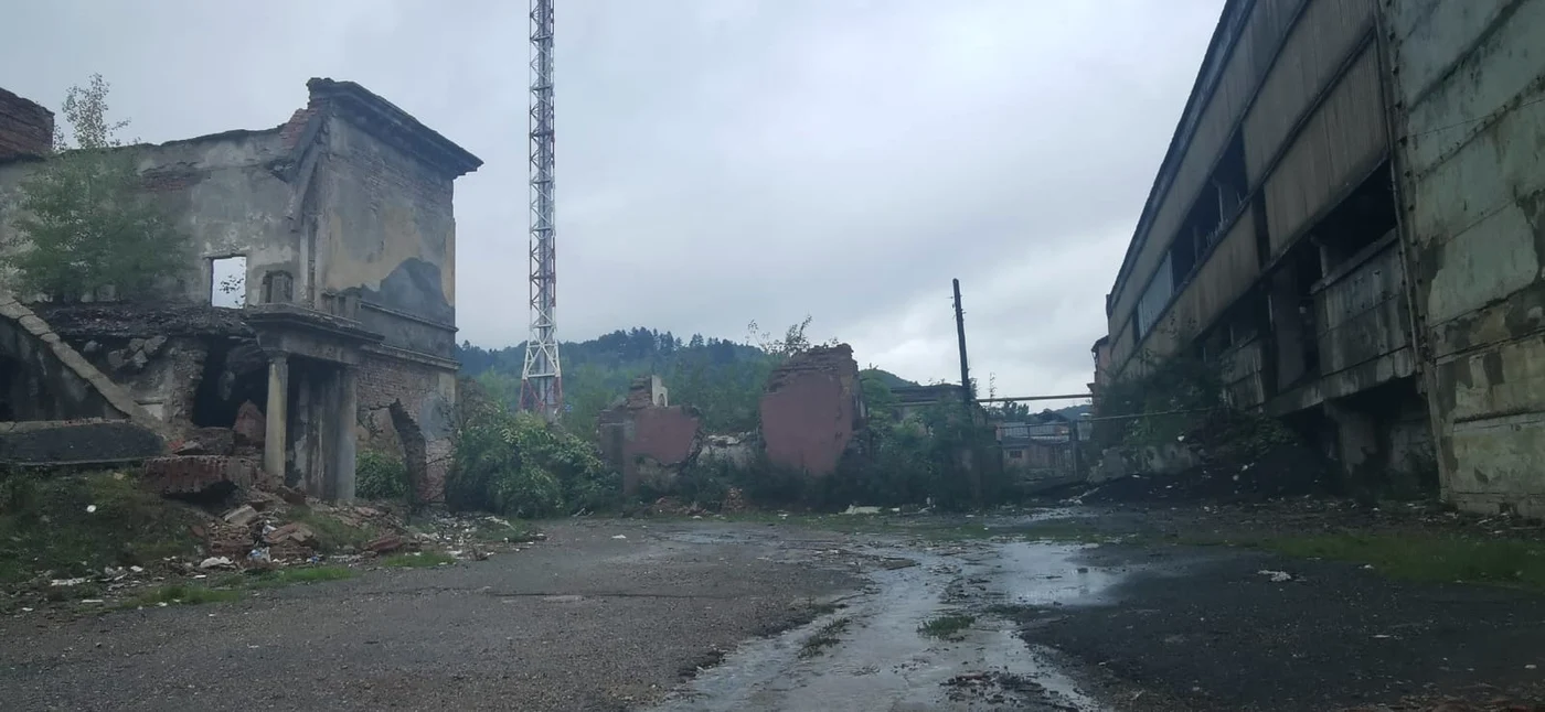 Poarta 2, intrarea la Uzina Romplumb FOTO Angela Sabău