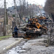 Tancuri rusesti distruse in Ucraina FOTO Profimedia jpg