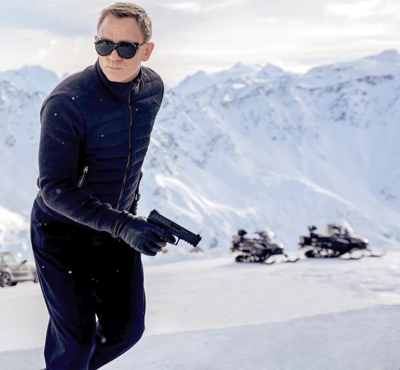 
    Daniel Craig a ţinut  morţiş să execute  singur cascadoriile  pentru “Spectre”,  ultimul film din  seria “James Bond”  