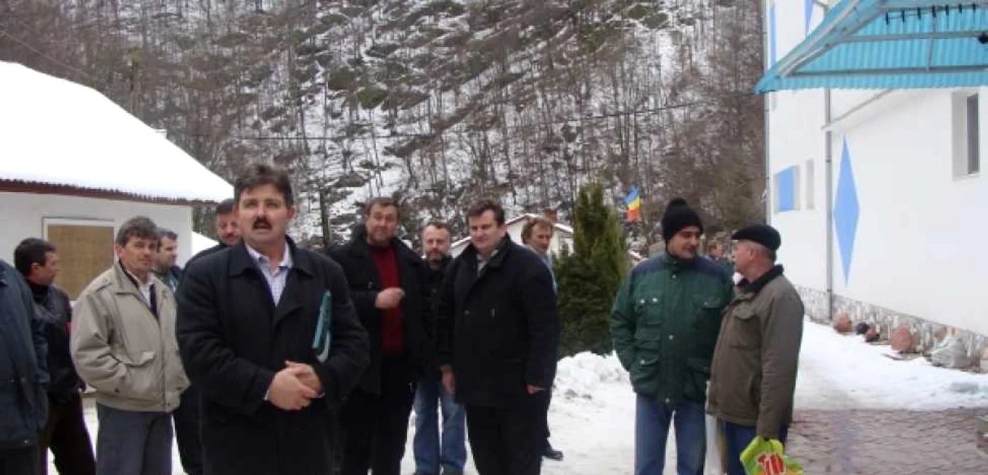 O parte din mineri protestează la suprafață, o parte în subteran