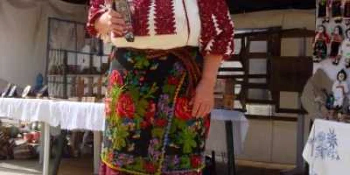 Piteşti: Filofteia Nencov face păpuşi admirate de întreaga Europă