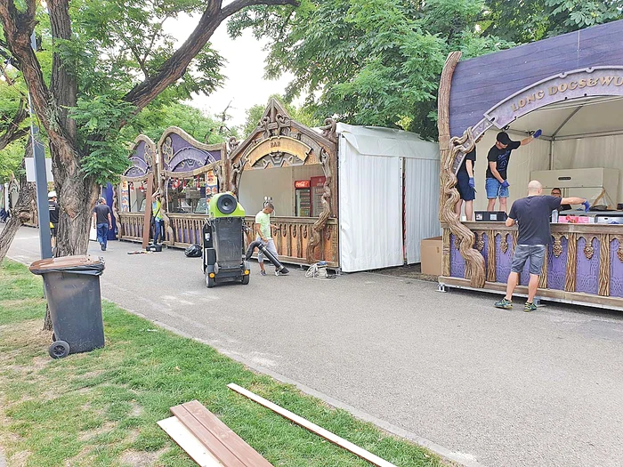 Tarabele şi terasele  sunt încă  în lucru