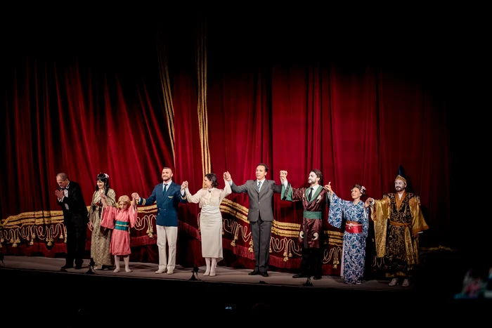 Aplauze. Foto Andrei Grigore / Opera Națională București