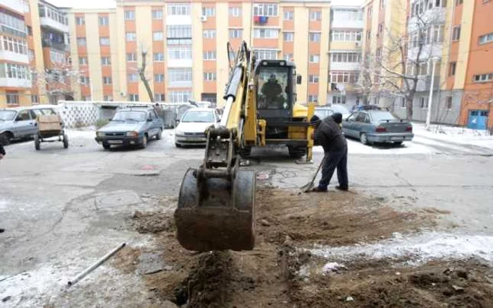 Lucrări la conductele de apă caldă