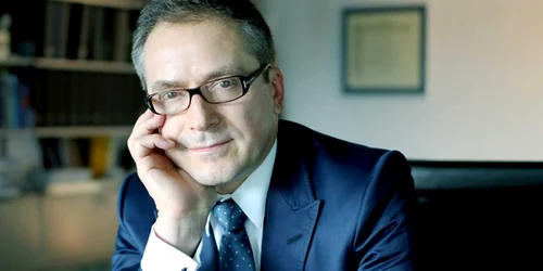 Norbert Pallaua va opera la Clinica Polisano