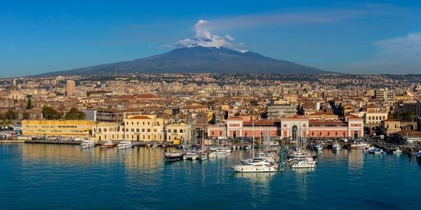 Orașul sicilian Catania este o destinație turistică populară FOTO SHUTTERSTOCK