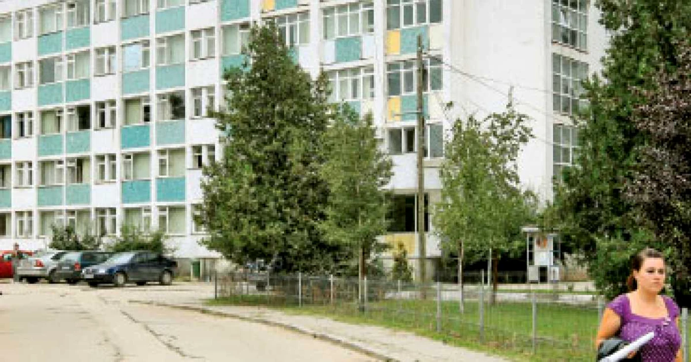 Bucureşti: Cazare la cămin cu sex, şpagă şi menaj