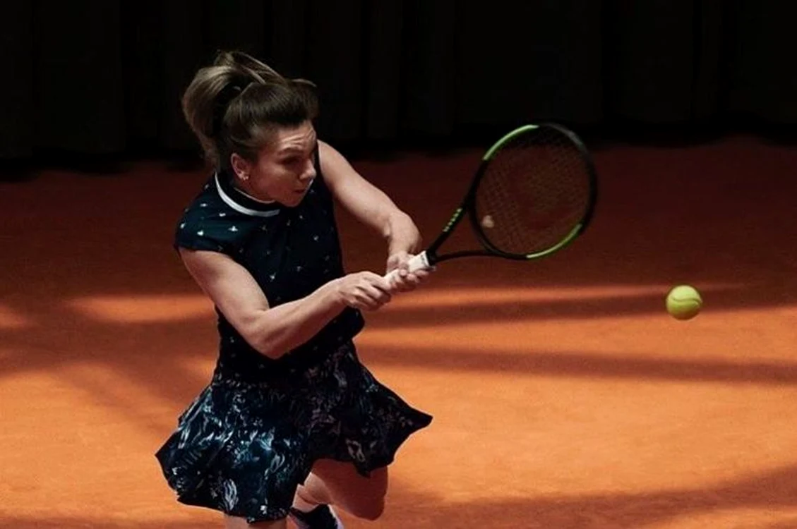 
    În acest echipament va juca Simona Halep la Roland Garros 2019FOTO: Twitter  