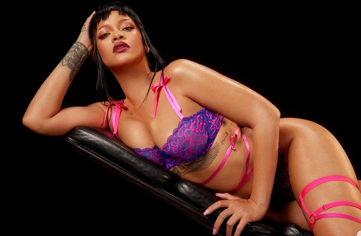 
    Rihanna, supersexy la vârsta de 33 de ani, în lenjeria intimă produsă de compania eifoto: Instagram  