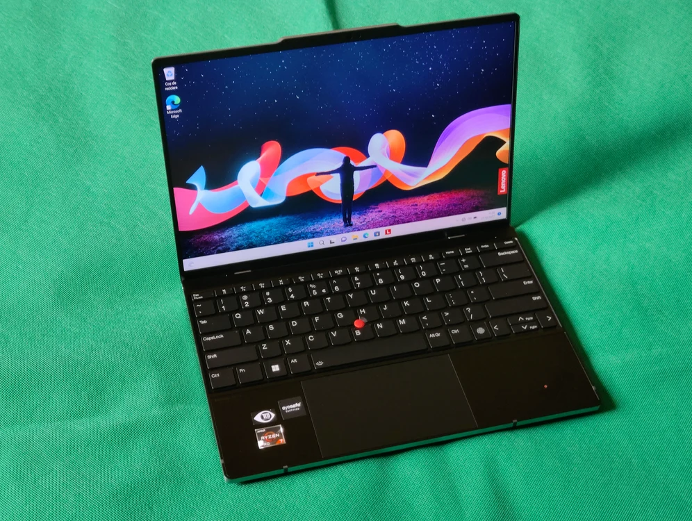 Laptop Lenovo ThinkPad Z13 Gen1. FOTO Adrian Pogîngeanu