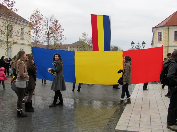 FOTO Simbol Adevarul