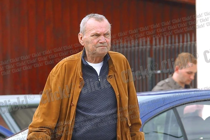 
    Cornel Patrichi pare  ușor derutat (Fotografii: Mihai Ionescu)  