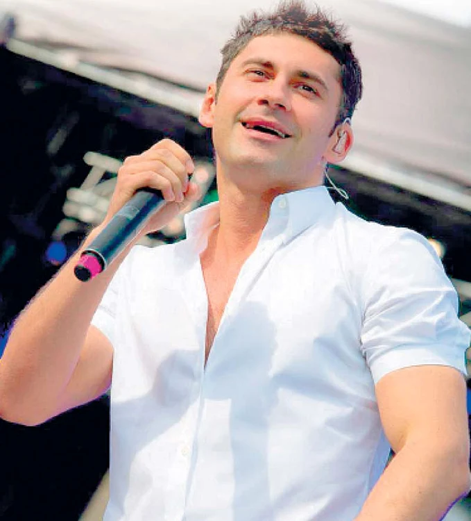 Dan Bălan a tras tare la sală, a făcut muşchi şi trăieşte regeşte din concertele internaţionale