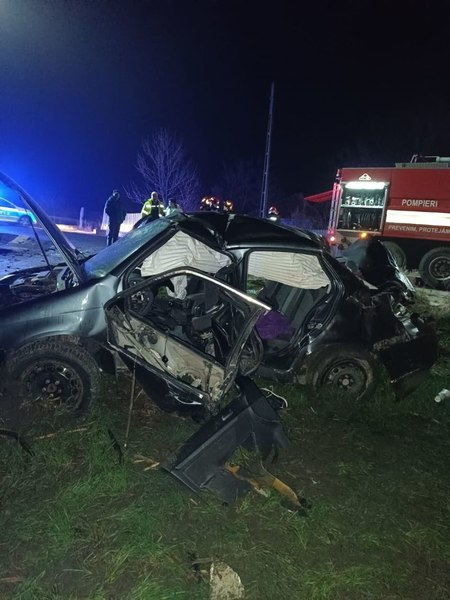 Arest pentru șoferul de 17 ani, care a provocat accidentul cu cinci răniți de la Vaslui. Conducea mașina prietenei sale, studentă la Medicină