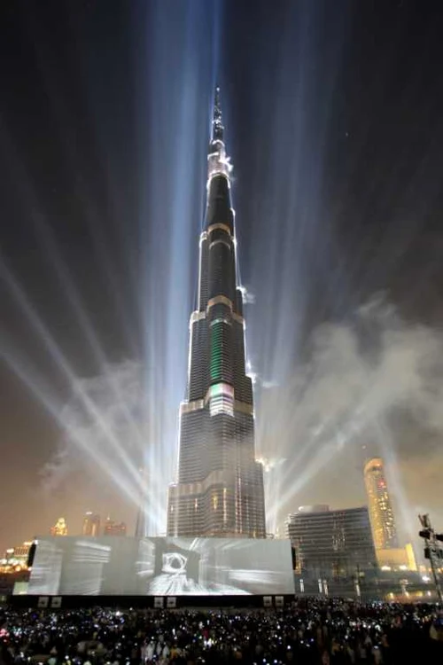 Imagini de la ceremonia de inaugurare a turnului Burj Dubai (Foto: EPA)