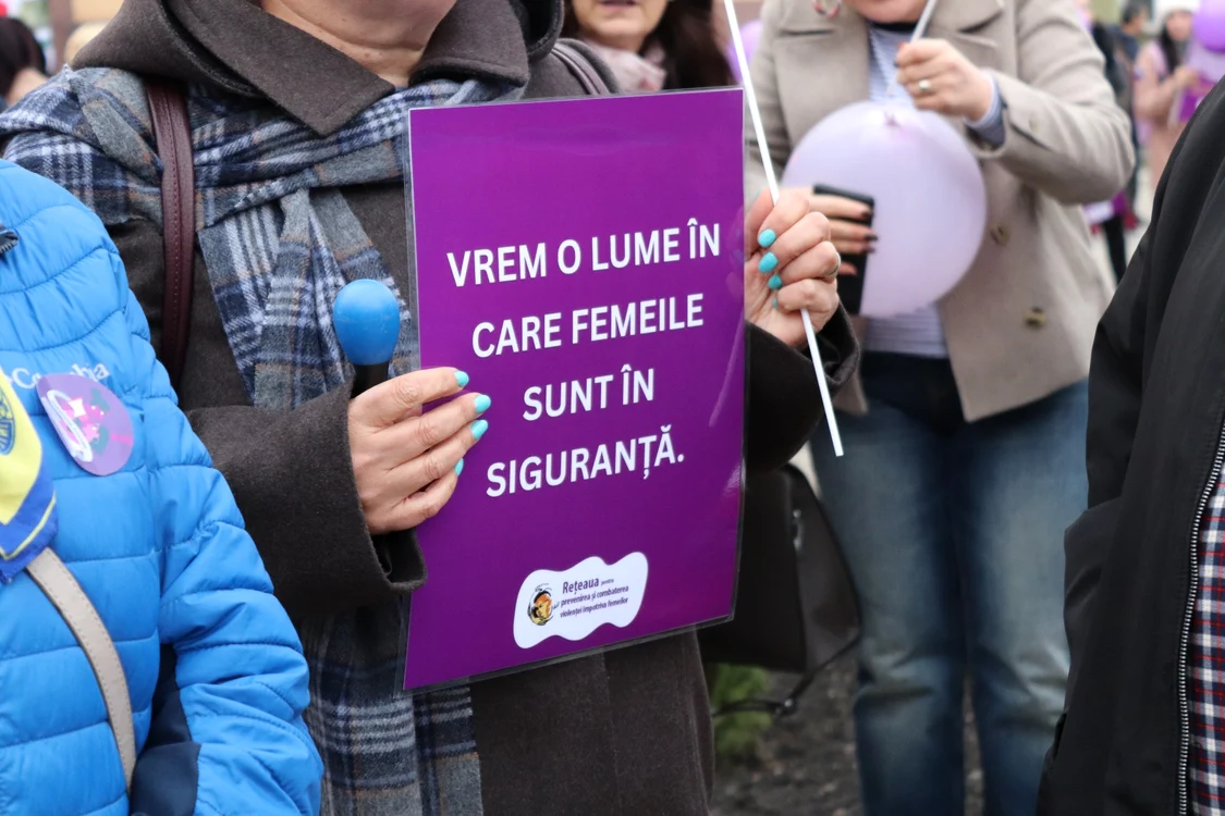 Imagine din timpul marșului organizat la Brașov FOTO Viviana Costan Moiseanu