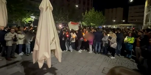 Tragedia care a șocat Italia a scos aproape 10.000 de oameni în stradă, în orașul Massa, Toscana FOTO: captură video