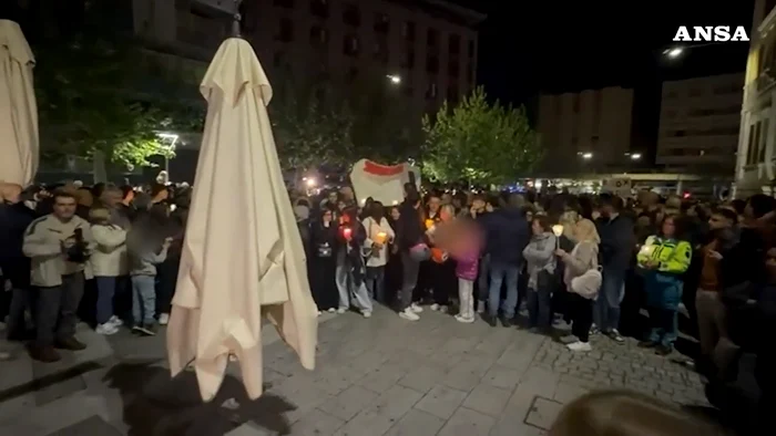 Tragedia care a șocat Italia a scos aproape 10.000 de oameni în stradă. FOTO: captură video