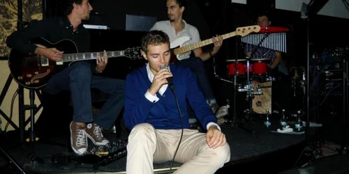 Andi Grasu şi band-ul lui. FOTO: Facebook