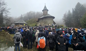 Arsenie Boca a fost comemorat la Mânăstirea Prislop Foto Daniel Guță ADEVĂRUL (25) jpg