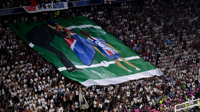 Fanii lui PSG au creat o coregrafie în memoria micuței Xana. Foto Goal.com