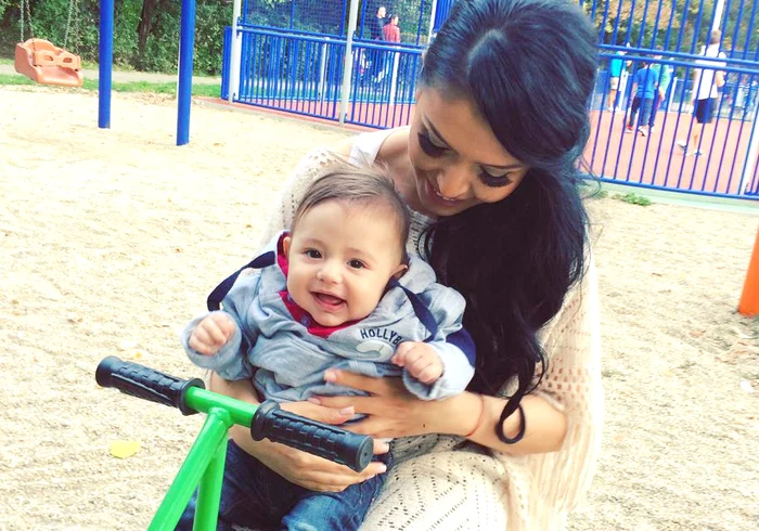 Andreea Mantea este mereu cu zâmbetul pe buze atunci când este în compania fiului ei, David Andrei