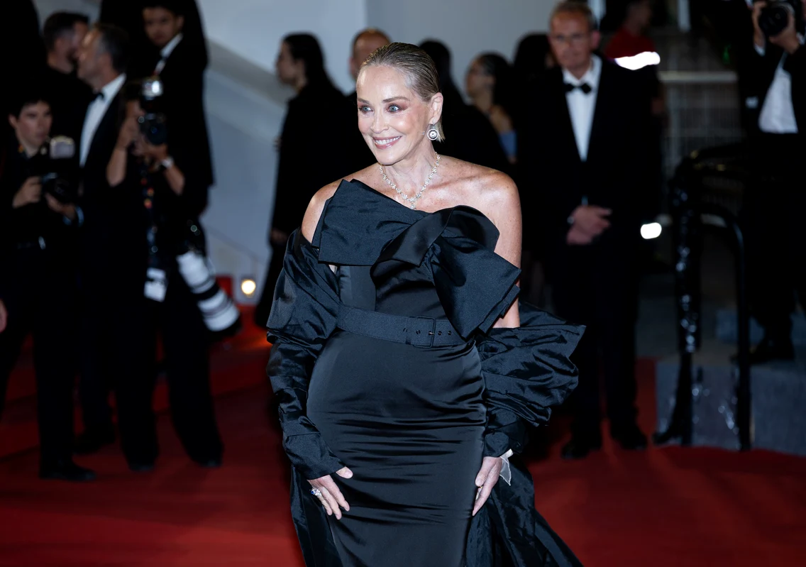 Sharon Stone în negru la Cannes, Profimedia